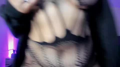 Sabrina  online show from 11-07-25, 11:32