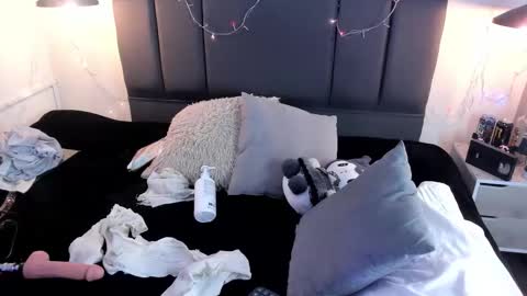 Snapshot of sabrinav_ chatting on 02-27-26, 11:21 Sabrina online show from 02-27-26, 11:21