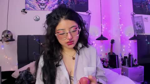 Snapshot of sabrinav_ chatting on 03-17-26, 11:35 Sabrina online show from 03-17-26, 11:35