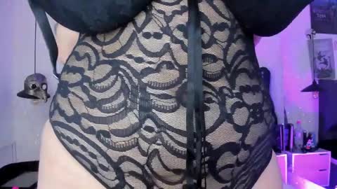 Snapshot of sabrinav_ chatting on 03-30-26, 11:33 Sabrina online show from 03-30-26, 11:33
