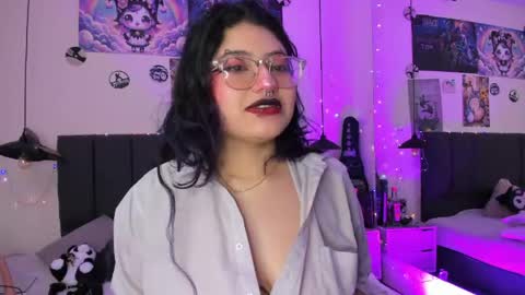 Snapshot of sabrinav_ chatting on 04-16-26, 11:22 Sabrina online show from 04-16-26, 11:22