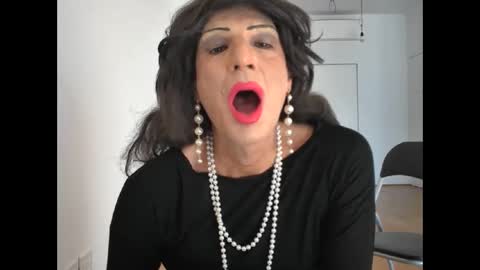 Snapshot of sabry_98 chatting on 10-08-25, 08:45 Sabrina online show from 10-08-25, 08:45