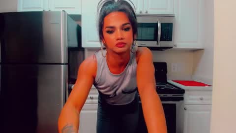 Sacha online show from 02-08-25, 01:22
