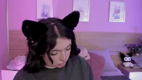 Snapshot of sachi_meow chatting on 01-30-25, 02:15 Ig online show from 01-30-25, 02:15