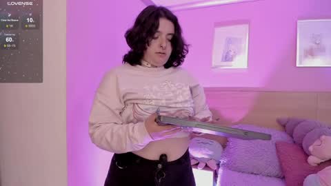 Snapshot of sachi_meow chatting on 02-02-25, 12:57 Ig online show from 02-02-25, 12:57