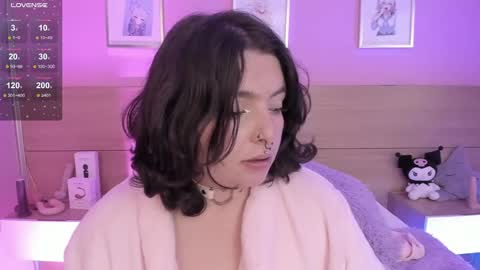 Snapshot of sachi_meow chatting on 02-10-25, 02:48 Ig online show from 02-10-25, 02:48