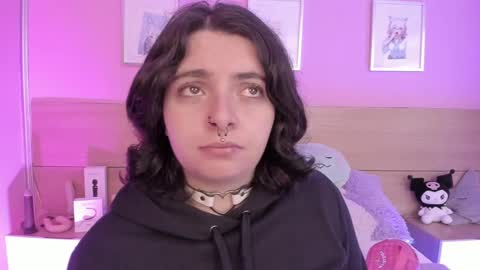 Snapshot of sachi_meow chatting on 02-14-25, 12:25 Ig online show from 02-14-25, 12:25