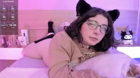 Snapshot of sachi_meow chatting on 03-02-25, 03:27 Ig online show from 03-02-25, 03:27