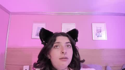 Snapshot of sachi_meow chatting on 03-08-25, 12:11 Ig online show from 03-08-25, 12:11