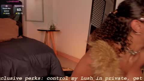 Sophie online show from 10-28-25, 05:22