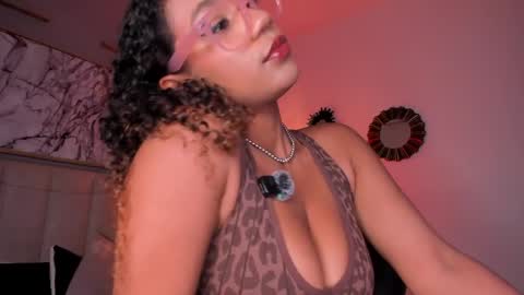 Sophie online show from 05-06-26, 06:52