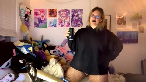 Snapshot of sadgirlsocial chatting on 11-15-25, 01:14 sweet angel baby online show from 11-15-25, 01:14