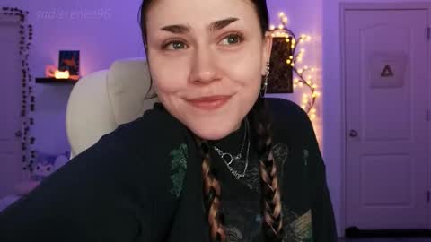 Snapshot of sadierenee96 chatting on 02-18-26, 11:22 Sadie Renee online show from 02-18-26, 11:22