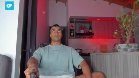 Snapshot of sag_1998 chatting on 01-18-25, 03:42 Sag online show from 01-18-25, 03:42