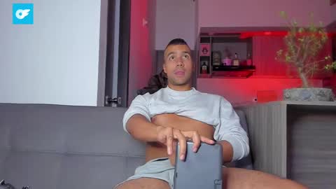 Snapshot of sag_1998 chatting on 02-17-25, 07:04 Sag online show from 02-17-25, 07:04