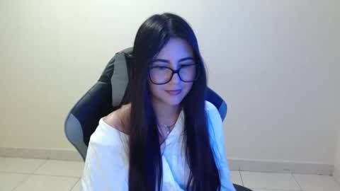 Sahaliefox  online show from 10-24-25, 07:10