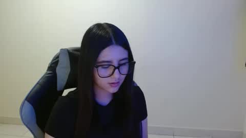 Snapshot of sahaliefox_ chatting on 11-20-25, 09:58 Sahaliefox online show from 11-20-25, 09:58