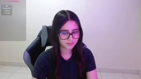 Snapshot of sahaliefox_ chatting on 11-22-25, 10:09 Sahaliefox online show from 11-22-25, 10:09