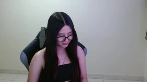 Snapshot of sahaliefox_ chatting on 11-23-25, 07:02 Sahaliefox online show from 11-23-25, 07:02