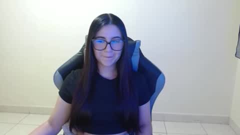 Snapshot of sahaliefox_ chatting on 12-01-25, 08:25 Sahaliefox online show from 12-01-25, 08:25