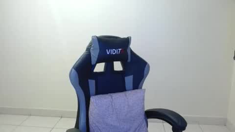 Snapshot of sahaliefox_ chatting on 12-02-25, 11:34 Sahaliefox online show from 12-02-25, 11:34