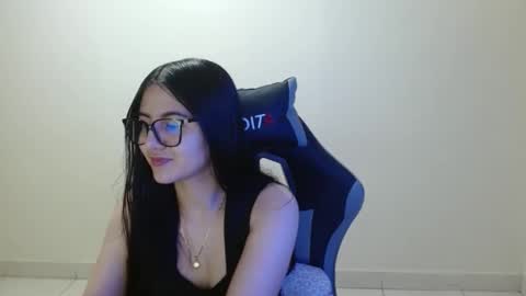 Snapshot of sahaliefox_ chatting on 01-13-26, 08:47 Sahaliefox online show from 01-13-26, 08:47