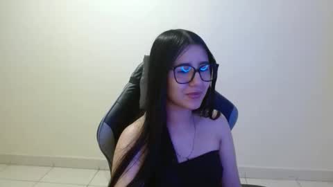 Snapshot of sahaliefox_ chatting on 01-17-26, 07:06 Sahaliefox online show from 01-17-26, 07:06