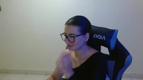 Snapshot of sahaliefox_ chatting on 02-21-26, 03:24 Sahaliefox online show from 02-21-26, 03:24