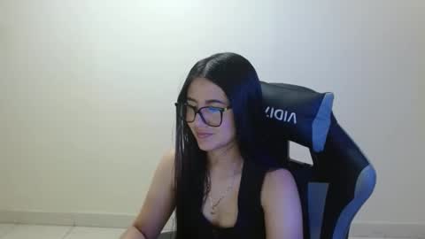 Snapshot of sahaliefox_ chatting on 02-22-26, 03:54 Sahaliefox online show from 02-22-26, 03:54