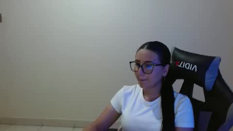 Snapshot of sahaliefox_ chatting on 02-23-26, 08:06 Sahaliefox online show from 02-23-26, 08:06