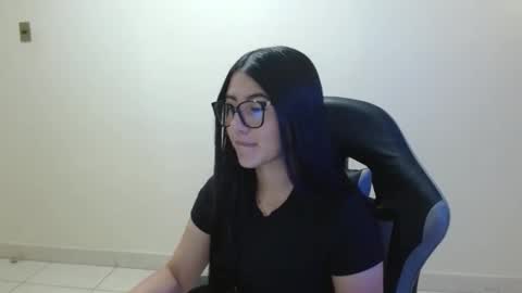 Snapshot of sahaliefox_ chatting on 03-17-26, 02:20 Sahaliefox online show from 03-17-26, 02:20