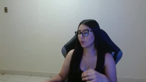 Snapshot of sahaliefox_ chatting on 03-18-26, 09:29 Sahaliefox online show from 03-18-26, 09:29