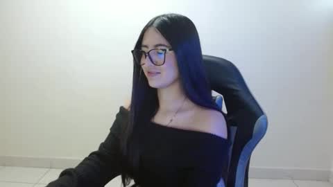 Snapshot of sahaliefox_ chatting on 03-21-26, 11:37 Sahaliefox online show from 03-21-26, 11:37