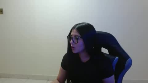 Snapshot of sahaliefox_ chatting on 03-26-26, 04:01 Sahaliefox online show from 03-26-26, 04:01