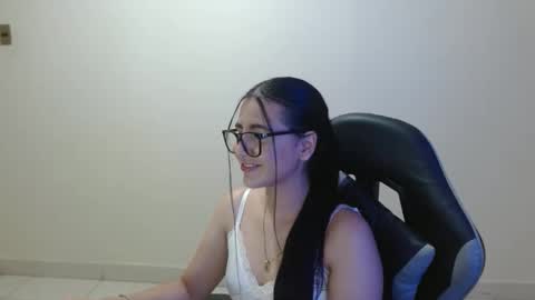 Snapshot of sahaliefox_ chatting on 03-27-26, 09:25 Sahaliefox online show from 03-27-26, 09:25