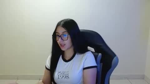 Sahaliefox  online show from 05-13-26, 11:33