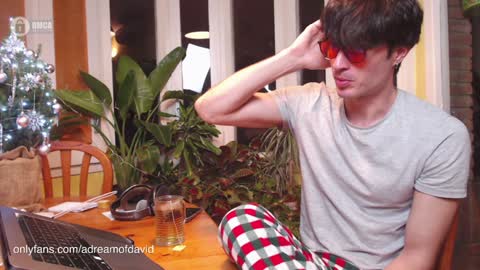 Snapshot of sahueso chatting on 12-19-24, 09:17 David Sahueso online show from 12-19-24, 09:17