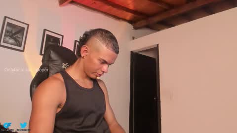 Snapshot of sai_cooper chatting on 09-10-25, 02:33 sai online show from 09-10-25, 02:33