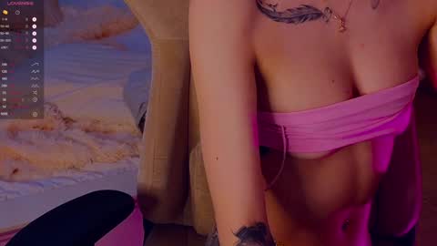 Snapshot of saillise chatting on 12-15-24, 11:53 Sofia online show from 12-15-24, 11:53