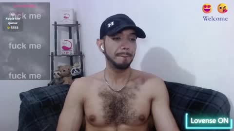 Snapshot of saint_castle chatting on 05-07-26, 01:55 Saint Castle online show from 05-07-26, 01:55