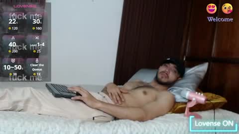 Snapshot of saint_castle chatting on 07-31-26, 06:29 Saint Castle online show from 07-31-26, 06:29