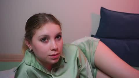 Ariel online show from 05-31-26, 06:09