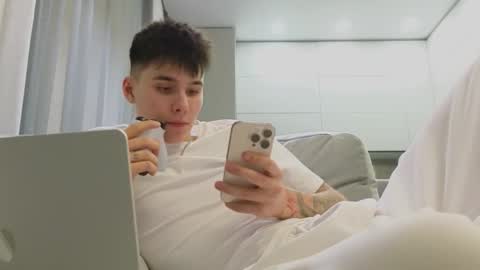 Roby online show from 11-23-25, 01:16