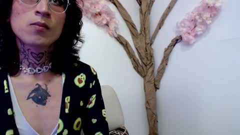 Snapshot of sakura__love_ chatting on 10-13-25, 07:25 Hikari online show from 10-13-25, 07:25