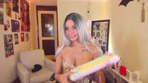 sakura_of online show from 09-18-25, 11:23