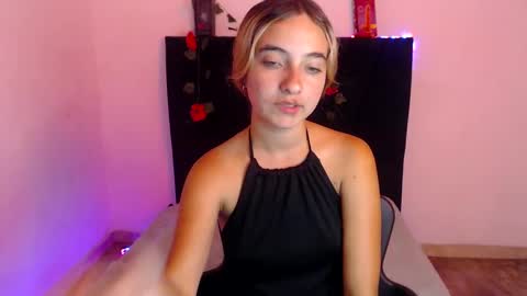 Snapshot of sakuraa_petitex chatting on 09-27-25, 04:17 Sakura online show from 09-27-25, 04:17