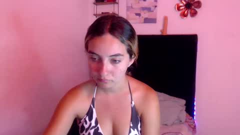 Snapshot of sakuraa_petitex chatting on 11-05-25, 09:26 Sakura online show from 11-05-25, 09:26