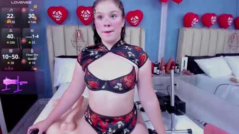 salem_rose01 online show from 02-15-26, 09:00