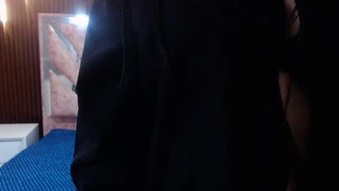 salethjonescl202 online show from 03-25-26, 08:15