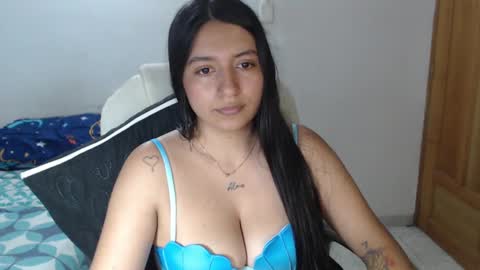 Snapshot of saliha_ chatting on 01-18-25, 06:13 saliha online show from 01-18-25, 06:13